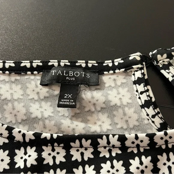 Talbots Plus Woman's Top Shirt Blouse 3/4 Sleeves Split Hem Black White Sz 2X - Picture 3 of 7